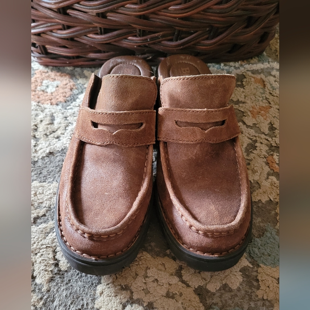Born, size 6.5, clog